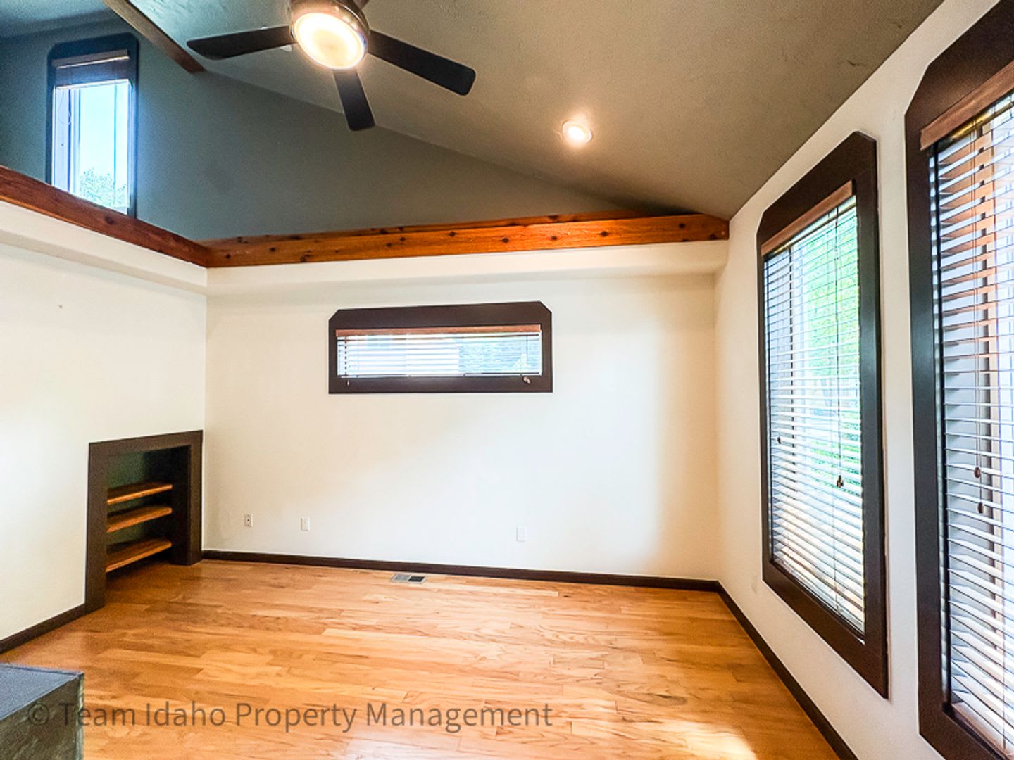 Beautiful Custom 4Bed 3Bath Single Family Home – photo 5