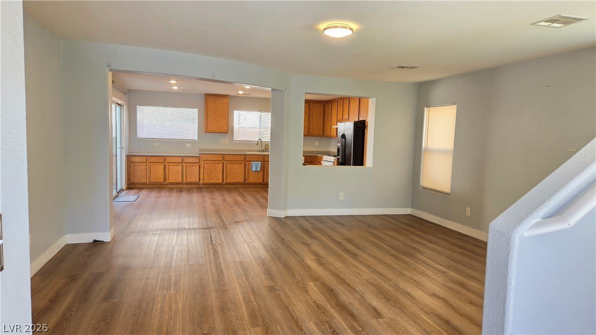 628 Port Talbot Avenue – photo 2