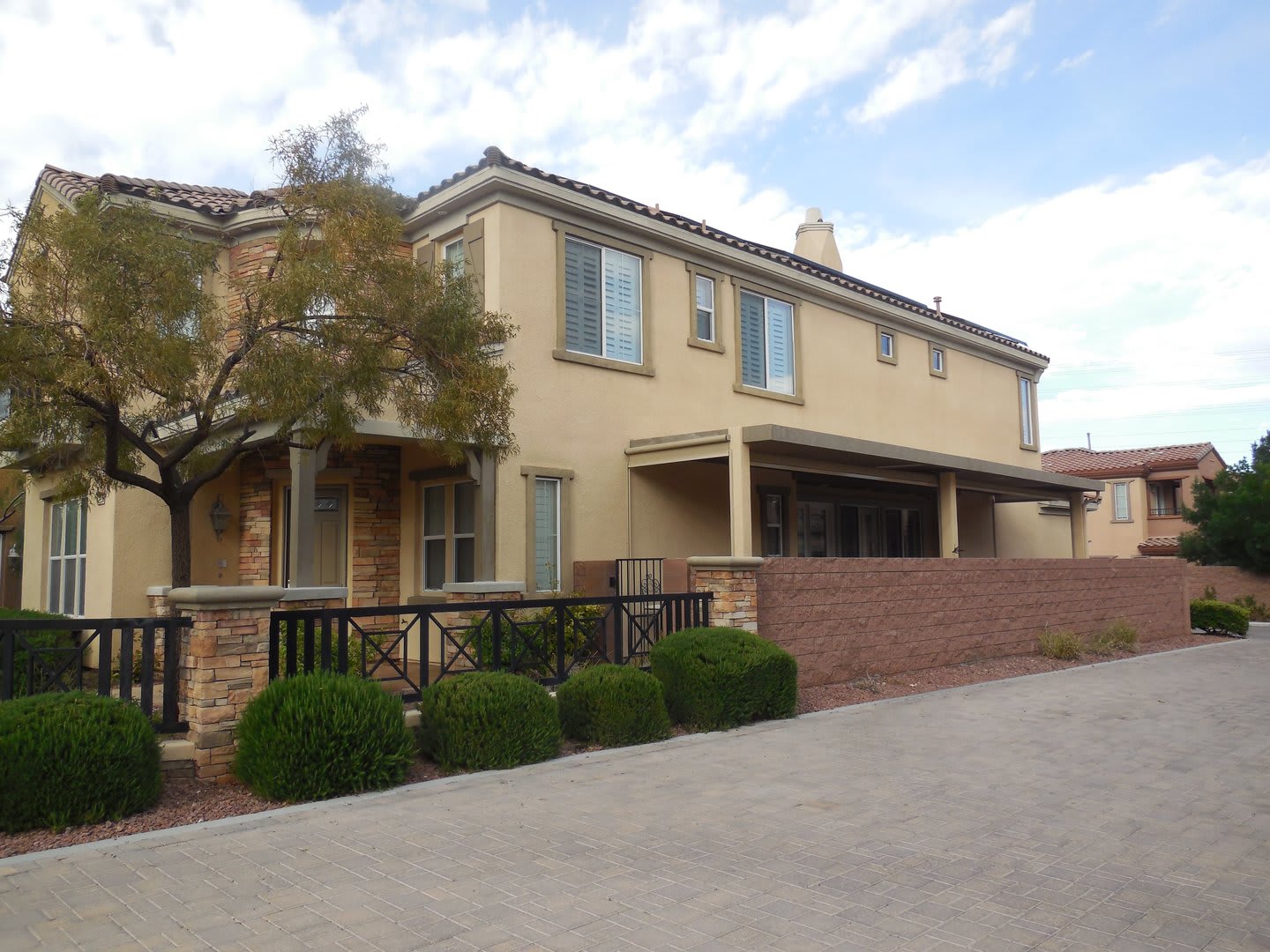Guard Gated Traccia Community in Summerlin – photo 3