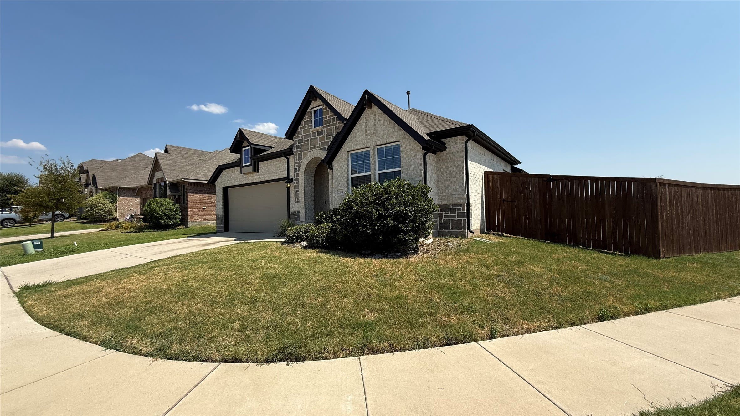 204 Rosewood Drive – photo 3