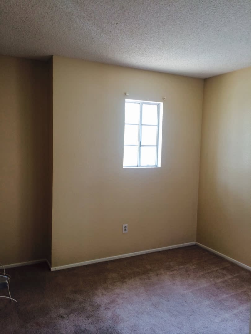 !! JUST REMODELED HOME AVAILABLE TODAYYY!! – photo 4