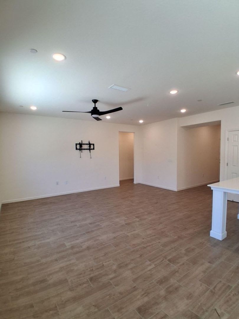 Special Half Of First Month S Rent Solar Included Spacious Single Story Fresno Home With Den 2 Car Garage – photo 4