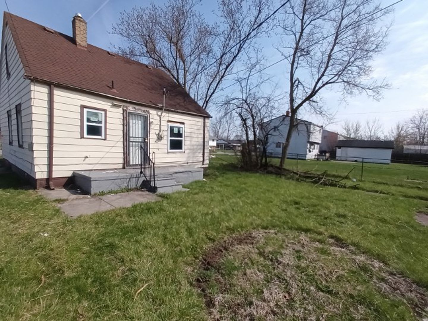 4 Bed 1Bath Bungalow Now Available 1000 Mo – photo 2