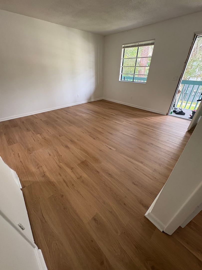 2 Bed/ 1 Bath Available Now on the Westside! – photo 5