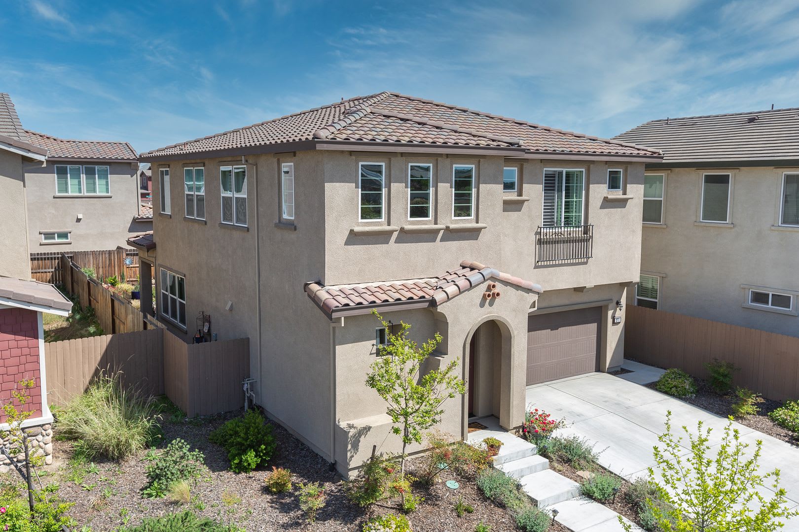 Immaculate single owner home in Natomas w/generous open layout – photo 4
