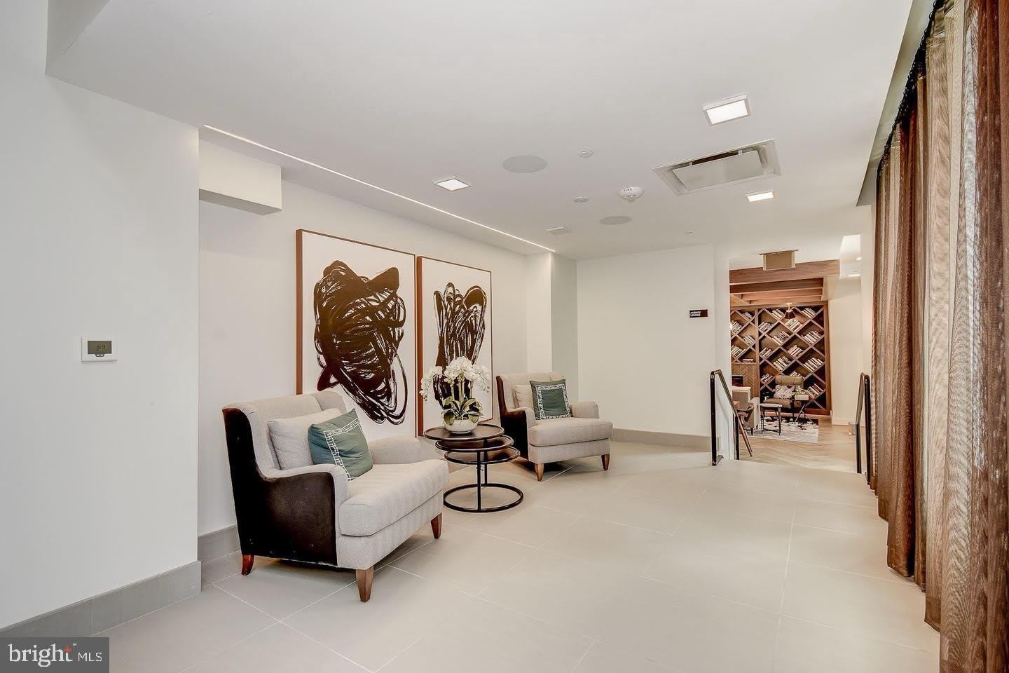 1411 KEY BLVD #406 – photo 4