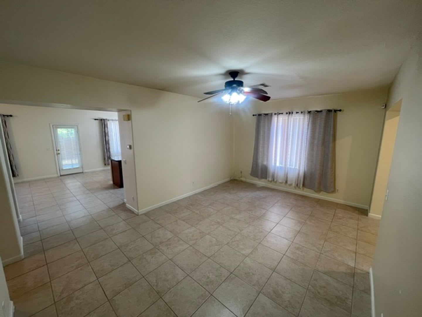 PECCOLE RANCH 4 BEDROOM HOME- GREAT HOME -GREAT LOCATION!!!!!!! – photo 4