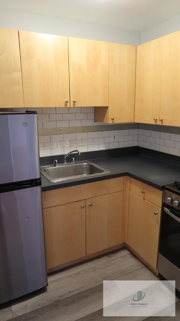 755 W Buena – photo 1