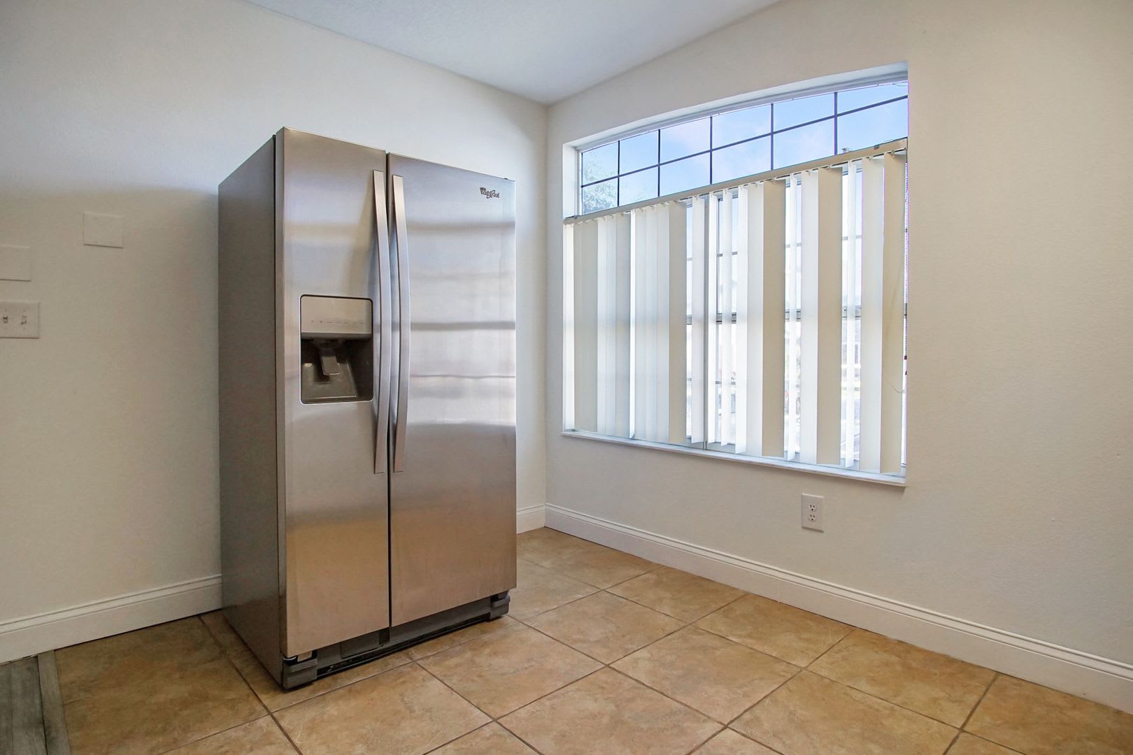 Studio In Davenport Now Available – photo 5