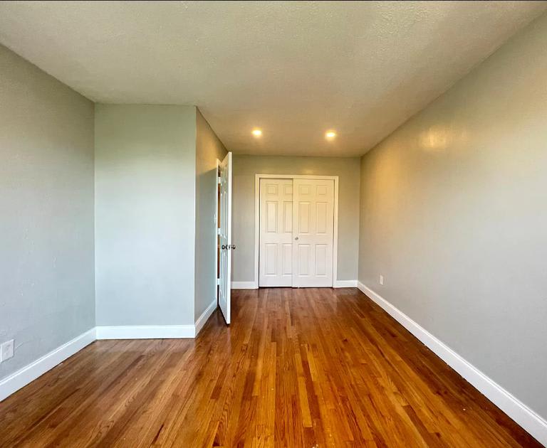 130 Chancellor Avenue – photo 3