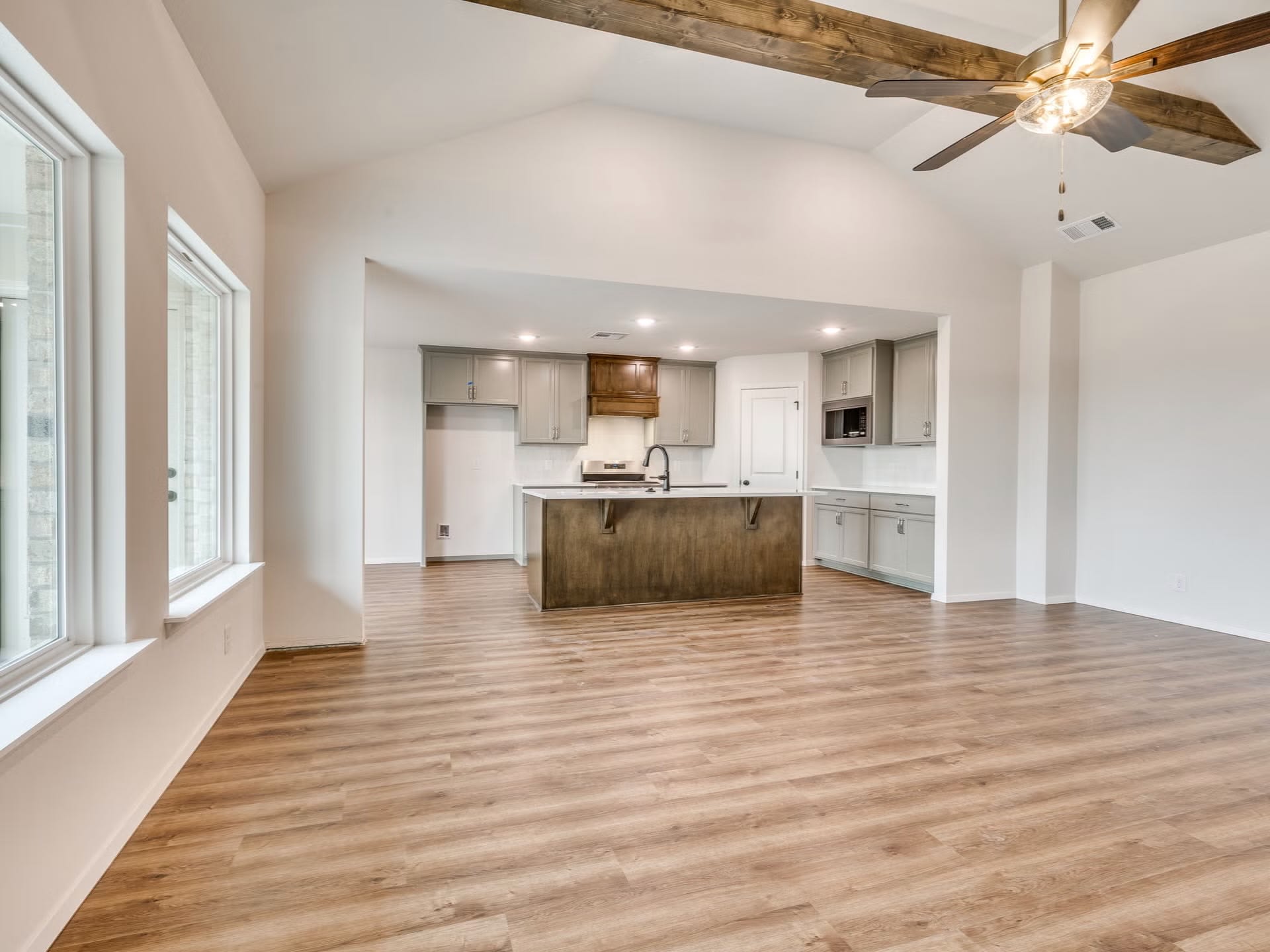 3422 E 153rd St S – photo 4