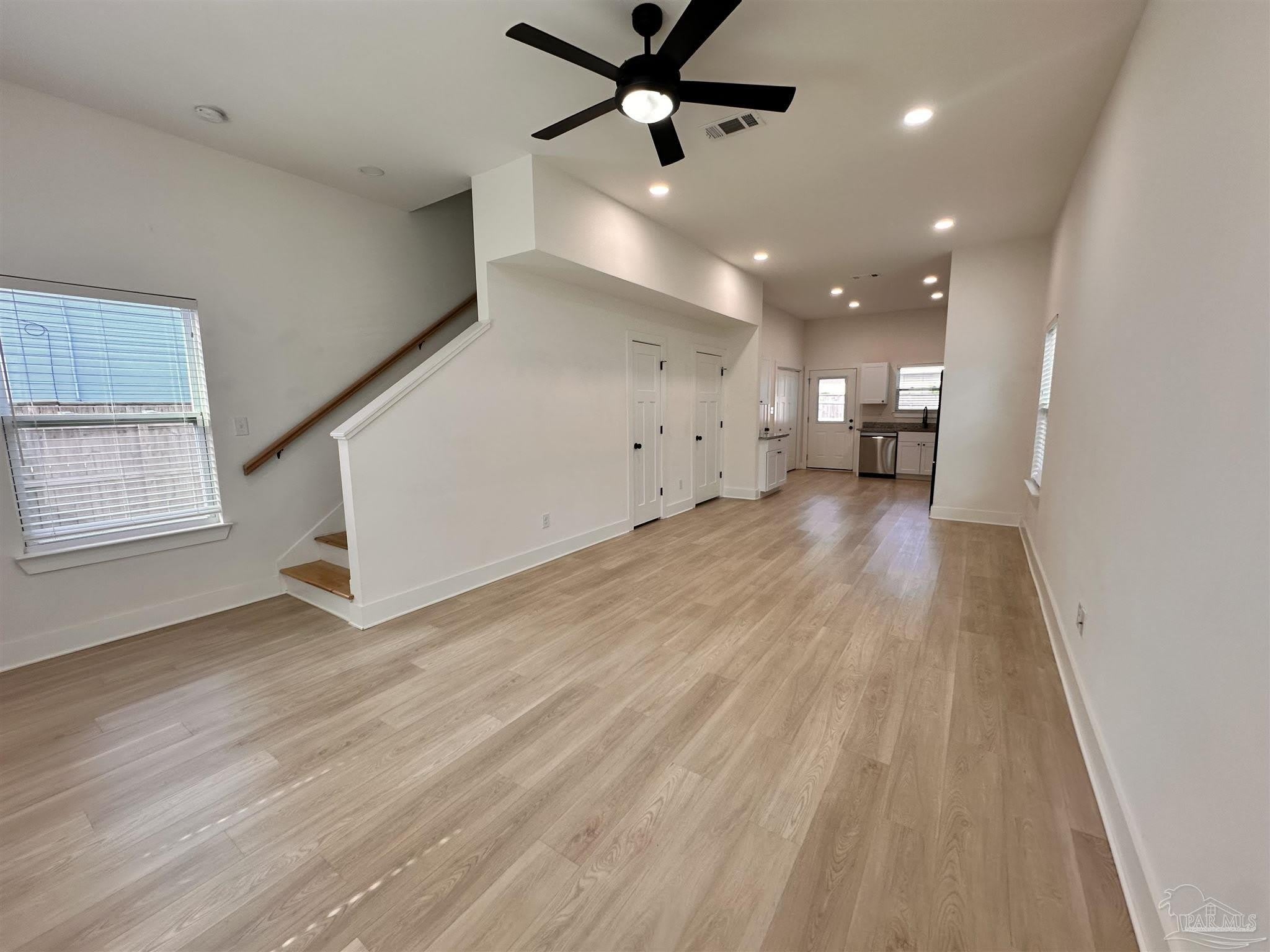 5245 Viking Rd – photo 5