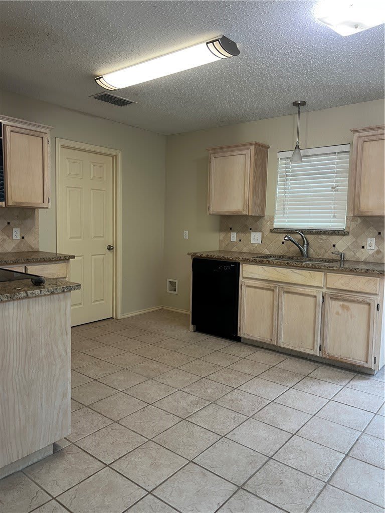 7845 Caribou Drive – photo 2