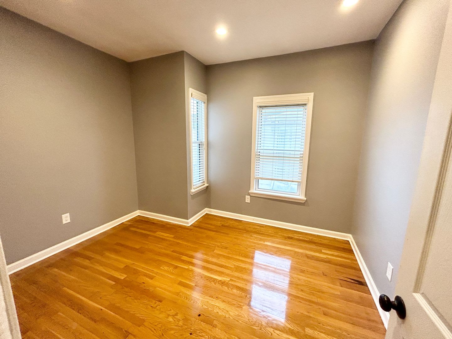 4bed 1bath apartment in Dorchester on 9/1 – photo 4