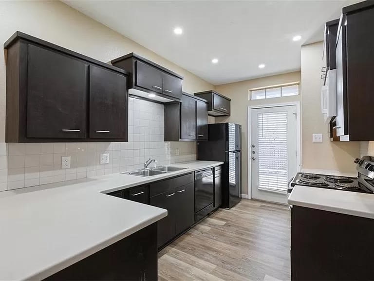 1907 South 17th Street – photo 3