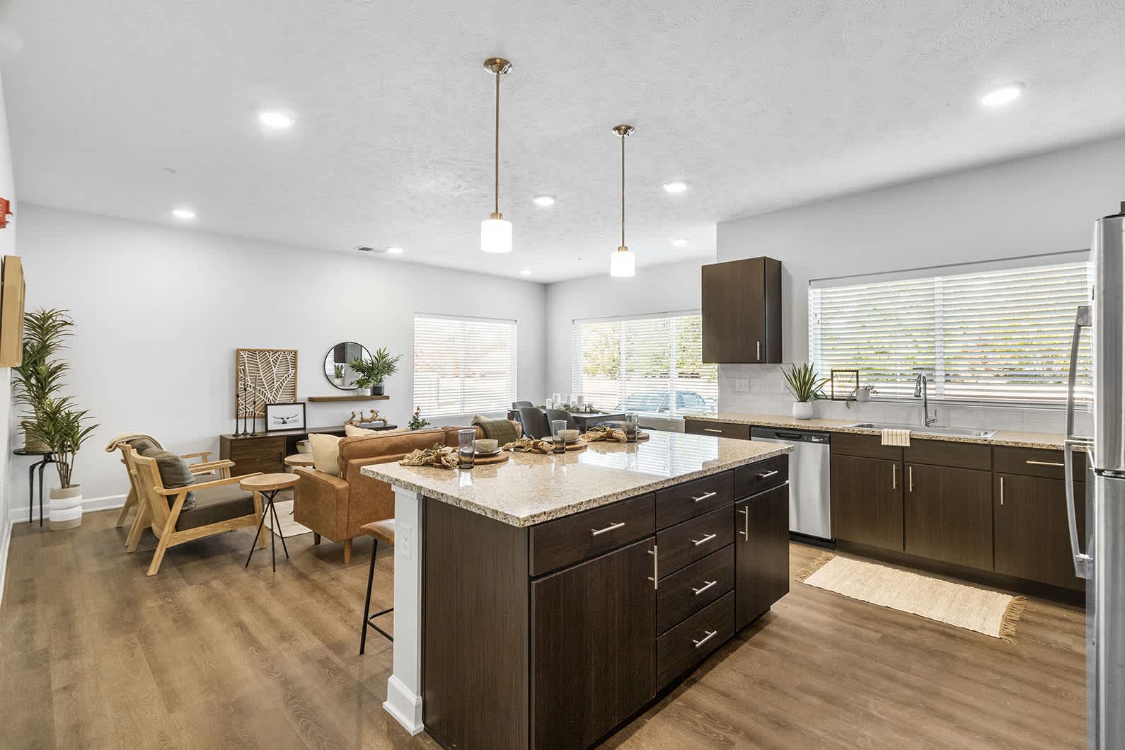 Page Living at Pinnacle Hills – photo 2