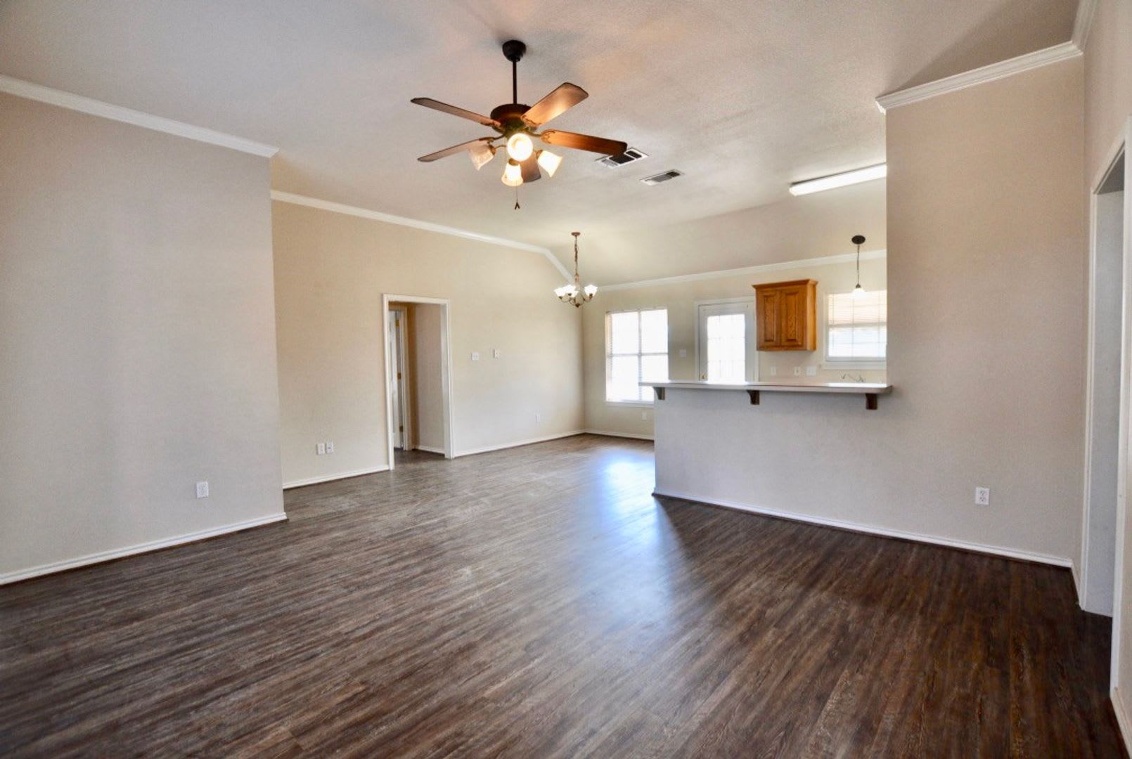 For Lease Nice 3 Br 2 Ba 2 Car Garage Brick Home In Chimney Rock Estates Great Location Quiet Neighborhood Located At The End Of The Street – photo 2