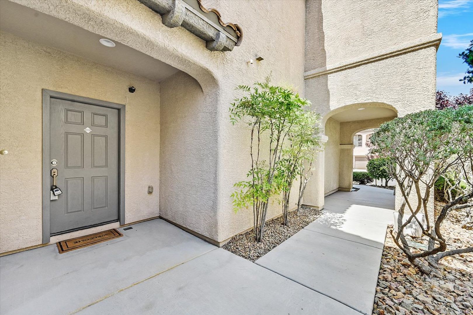 3 Bedroom Home With Loft Located In Summerlin – photo 2
