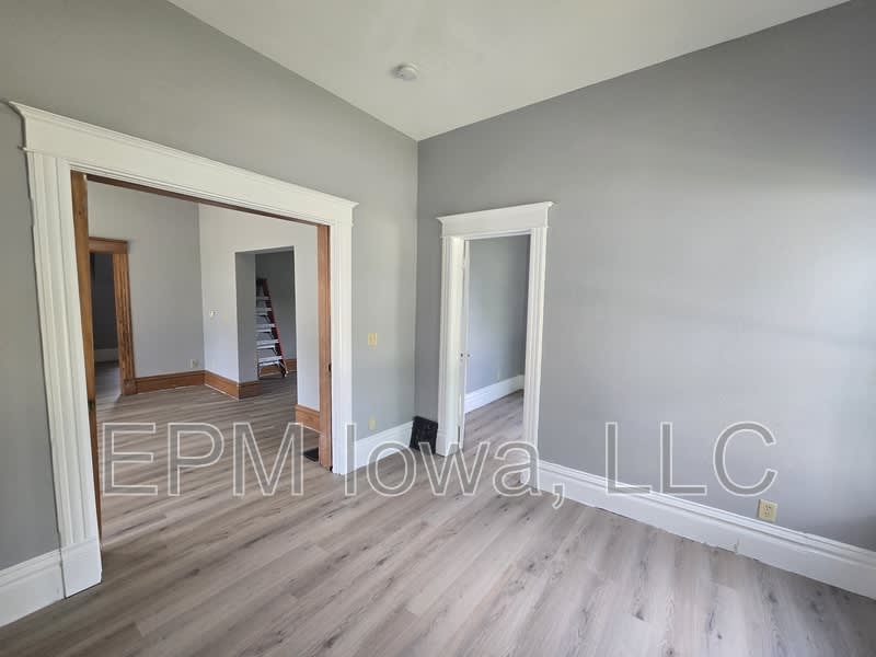 301 Leland Avenue – photo 2