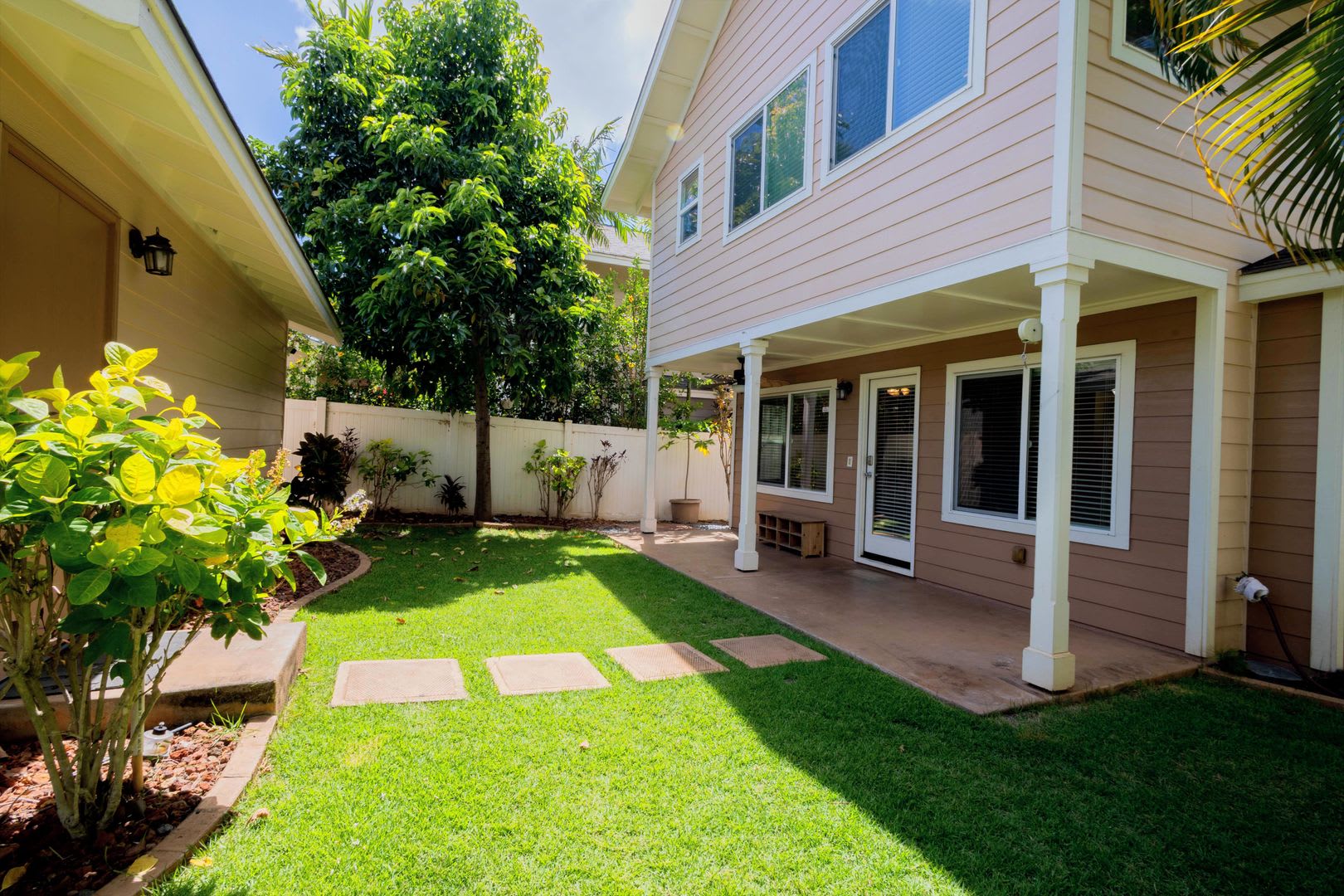 Beautifully Upgraded Home in Ka Makana at Hoakalei – photo 2