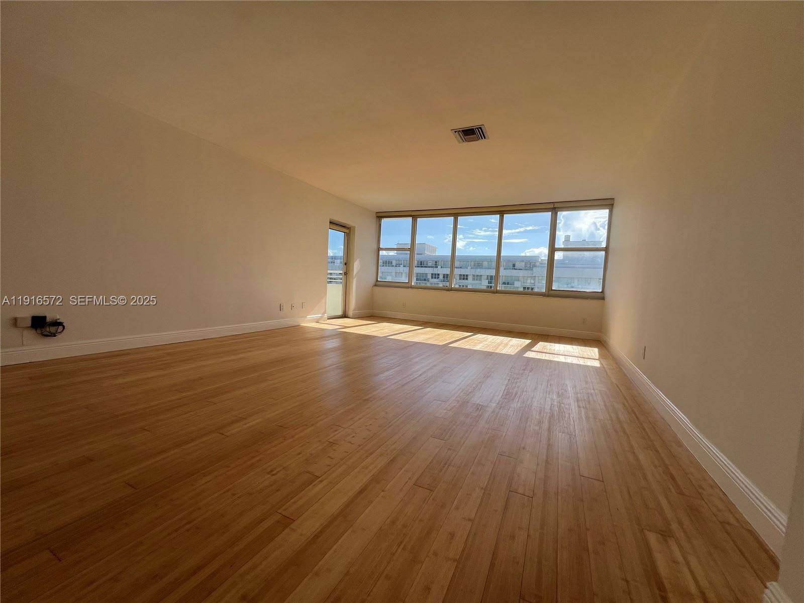 5600 Collins Avenue – photo 3
