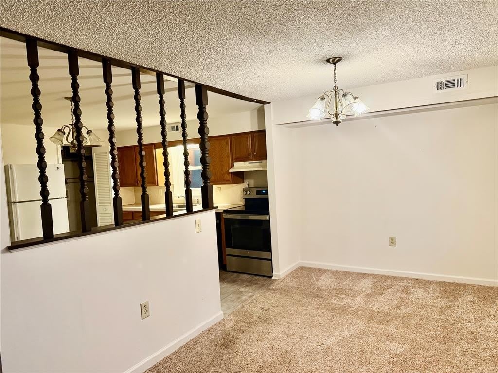 2406 Woodstock Dr – photo 4