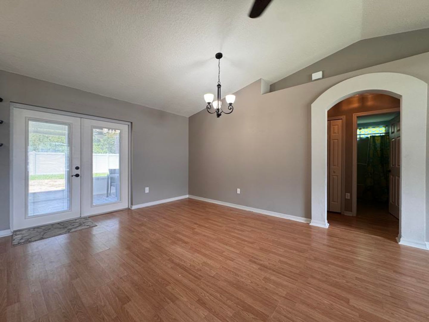 3 Bedroom in Seminole Woods – photo 4