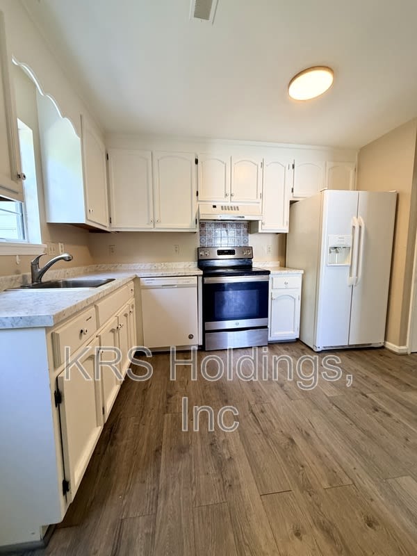 2316 Finch Ct – photo 3