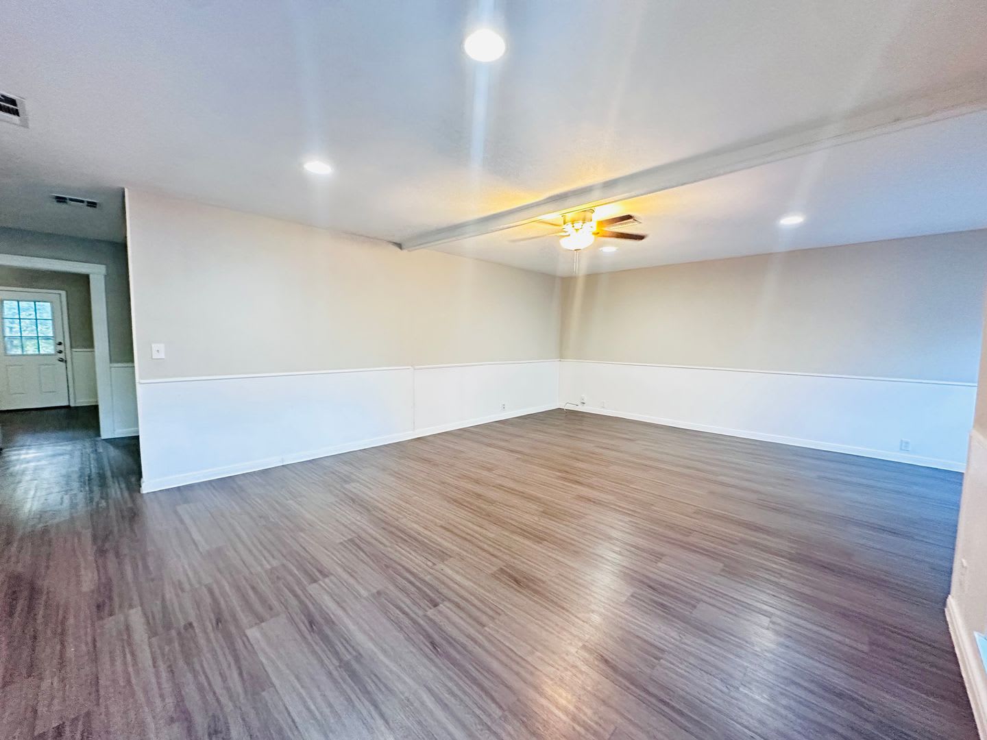 Beautifully renovated 5 bedroom, 3 bathroom home in Oak Grove! – photo 2