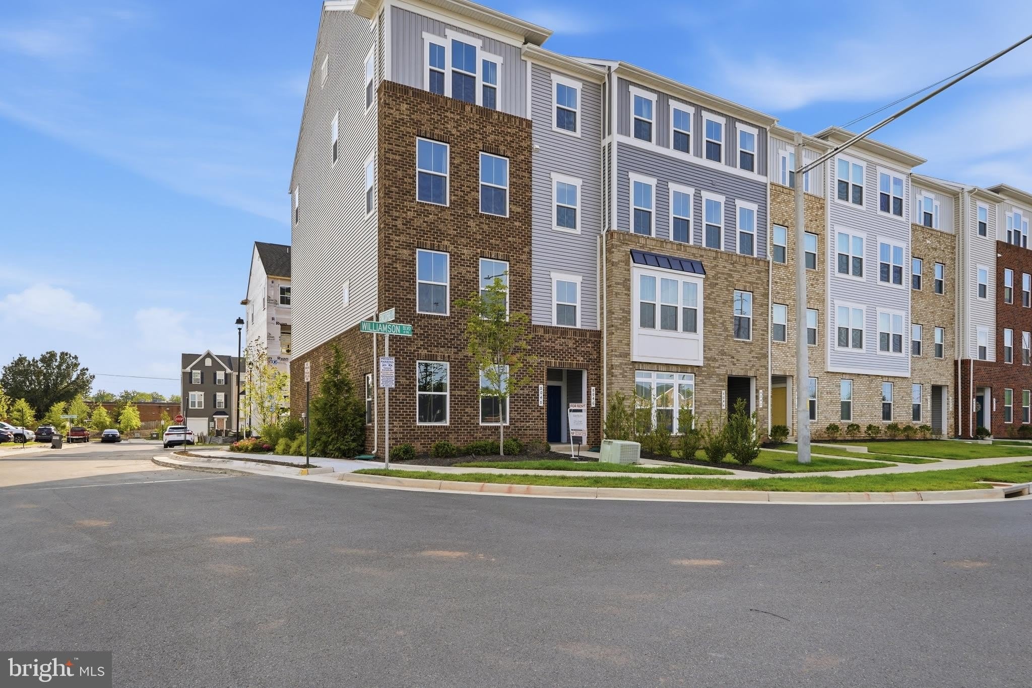 8046 WILLIAMSON Boulevard NE – photo 4