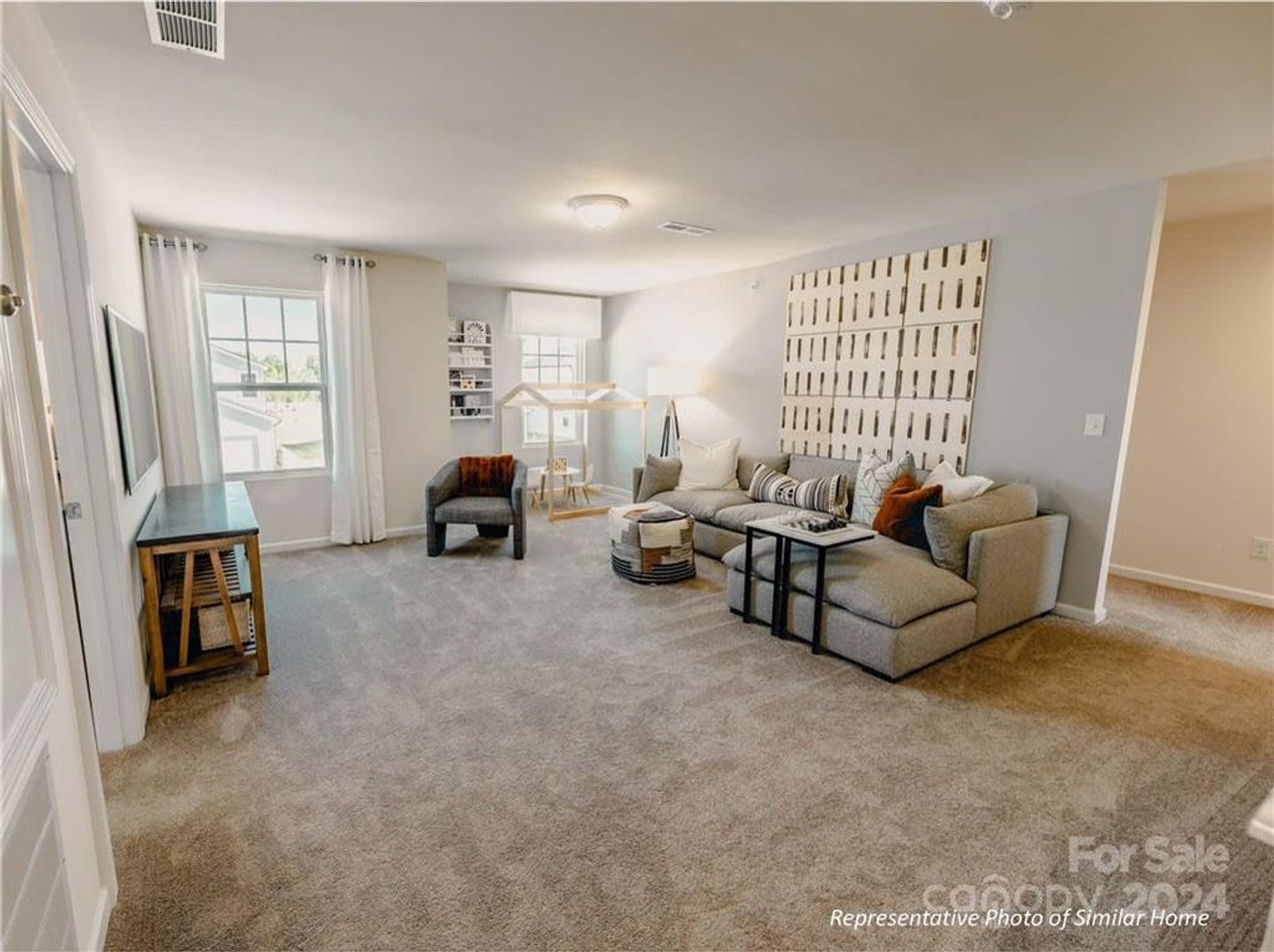 Room in 5 Bedroom Home at Luca Ter SW – photo 4