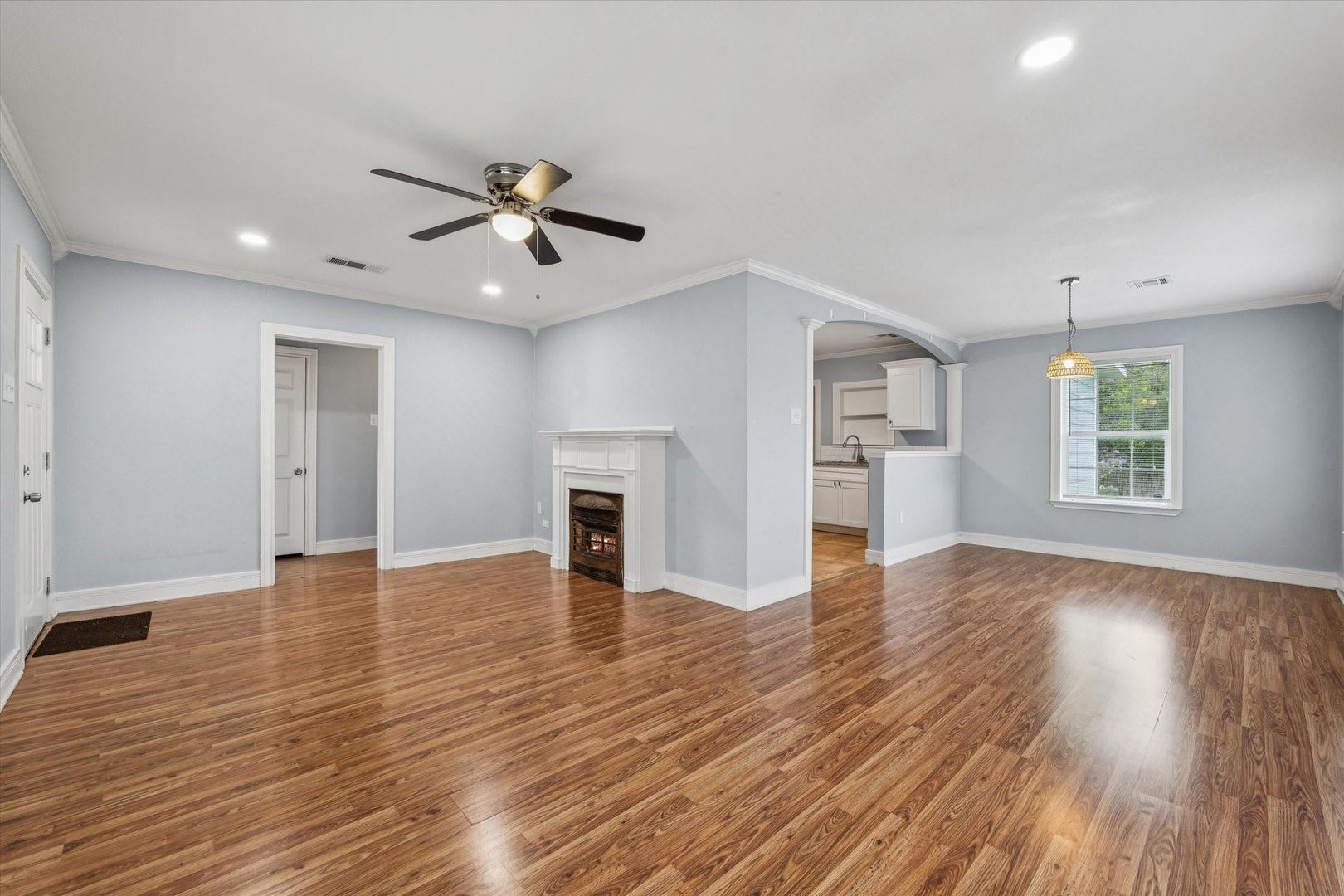 2BR/1BA Home for Lease – Great Neighborhood – photo 3