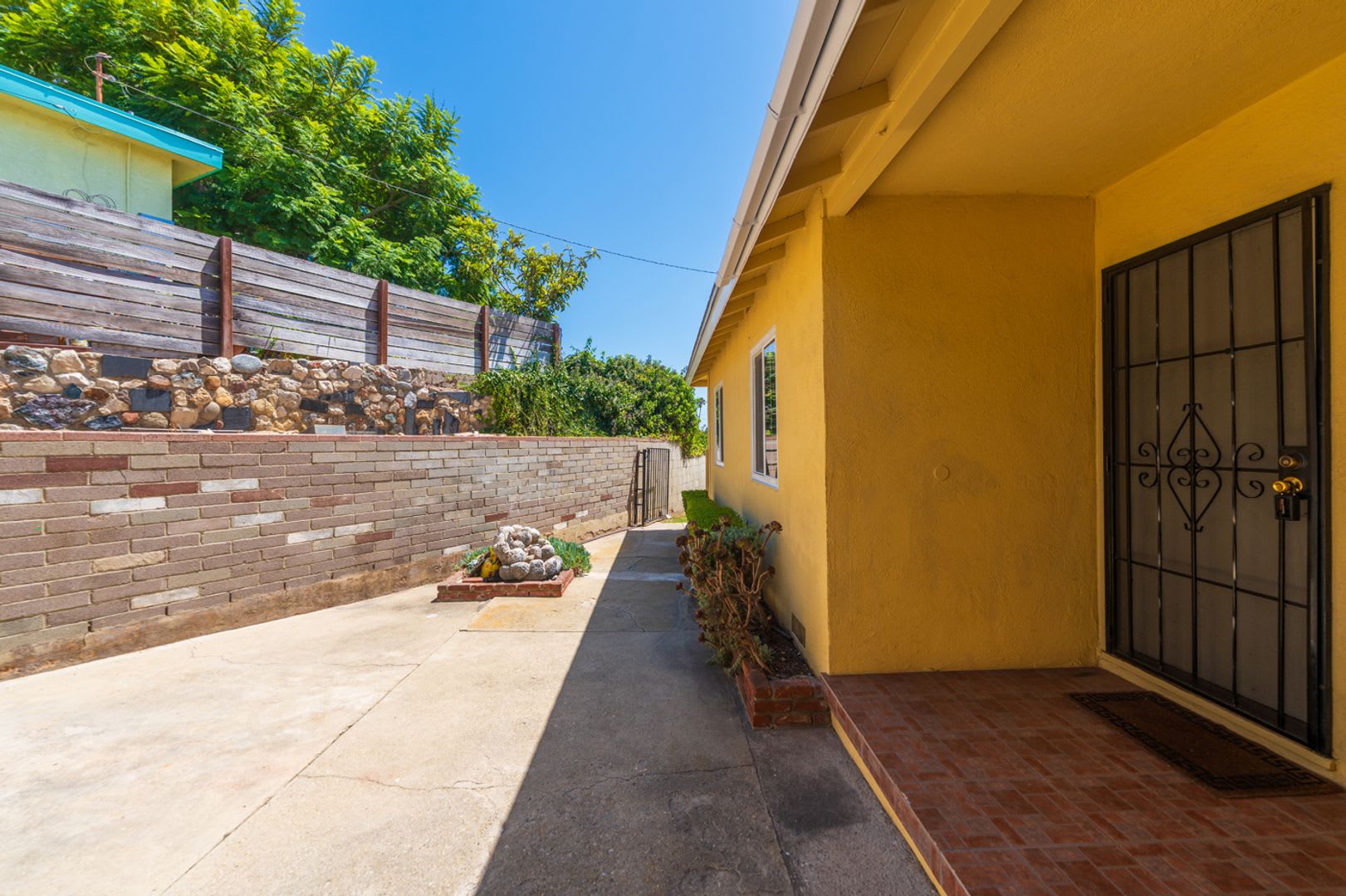 Great Redondo Location 3 bed 2 bath – photo 4