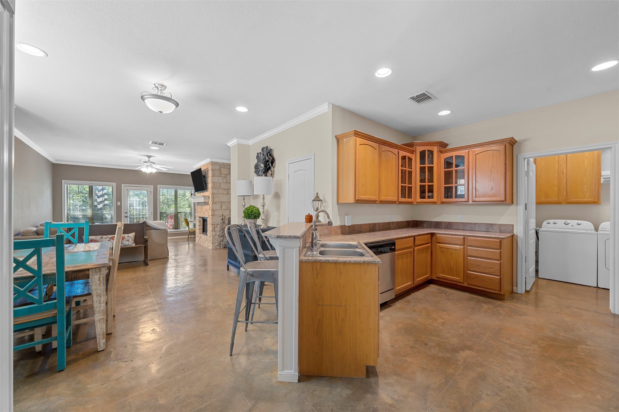 2823 Savannah Court – photo 4