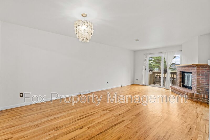1558 Greenbriar Blvd. – photo 5