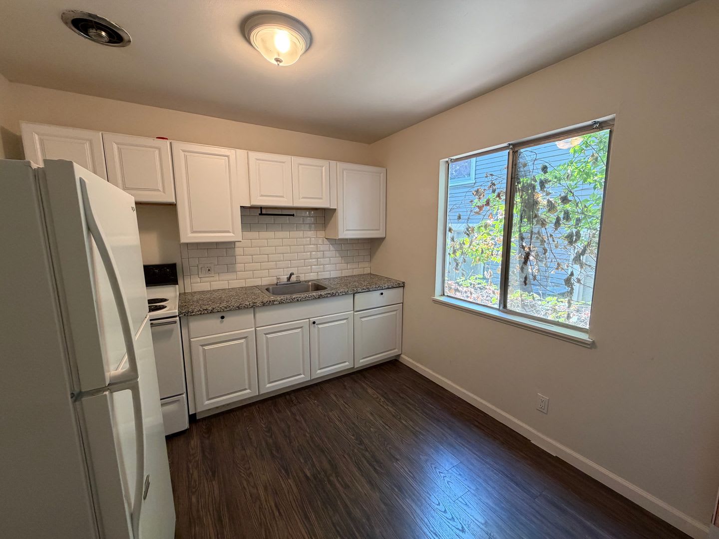 One Bedroom Apartment in the Heart of Midtown – photo 4