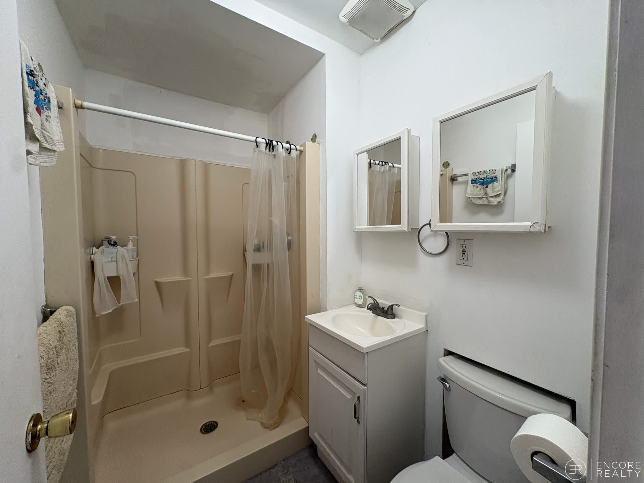 39 Strathmore Rd – photo 3