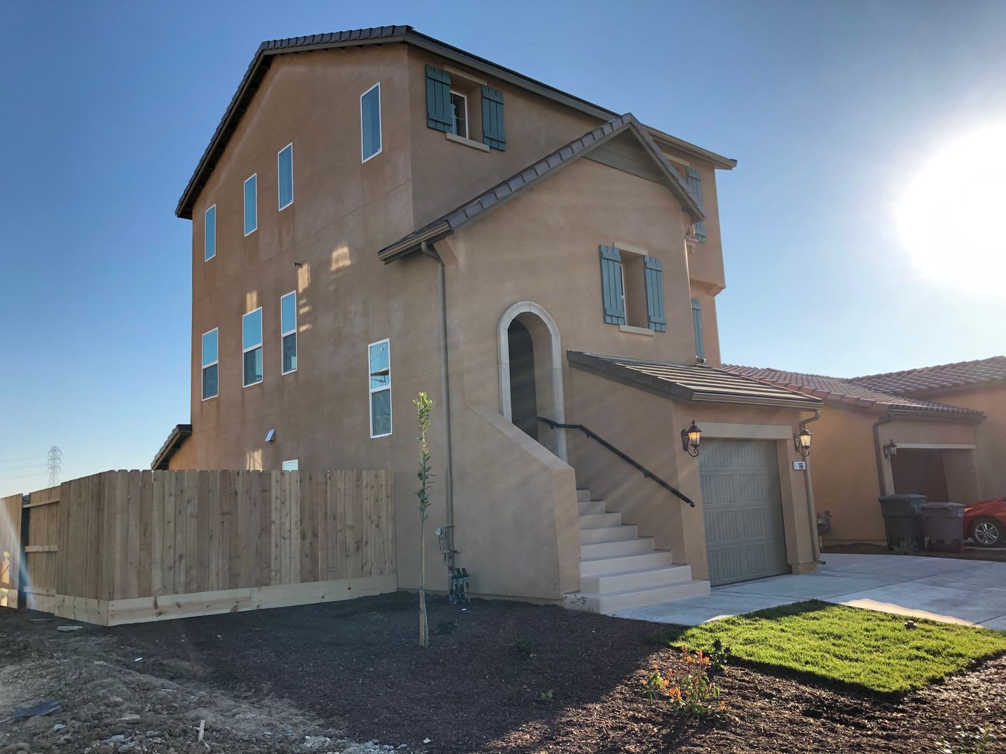 166 Barker LN. Merced. Available now! – photo 3