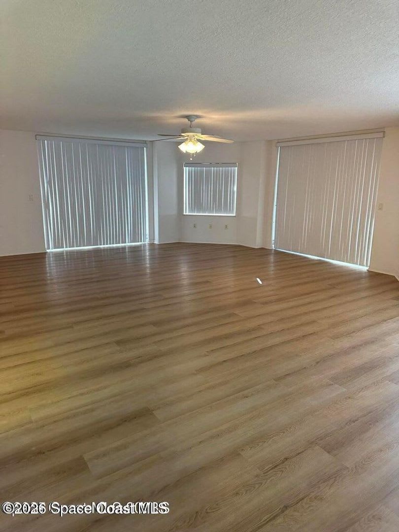 Riverfront Condo 3 Bedroom With Garage – photo 3