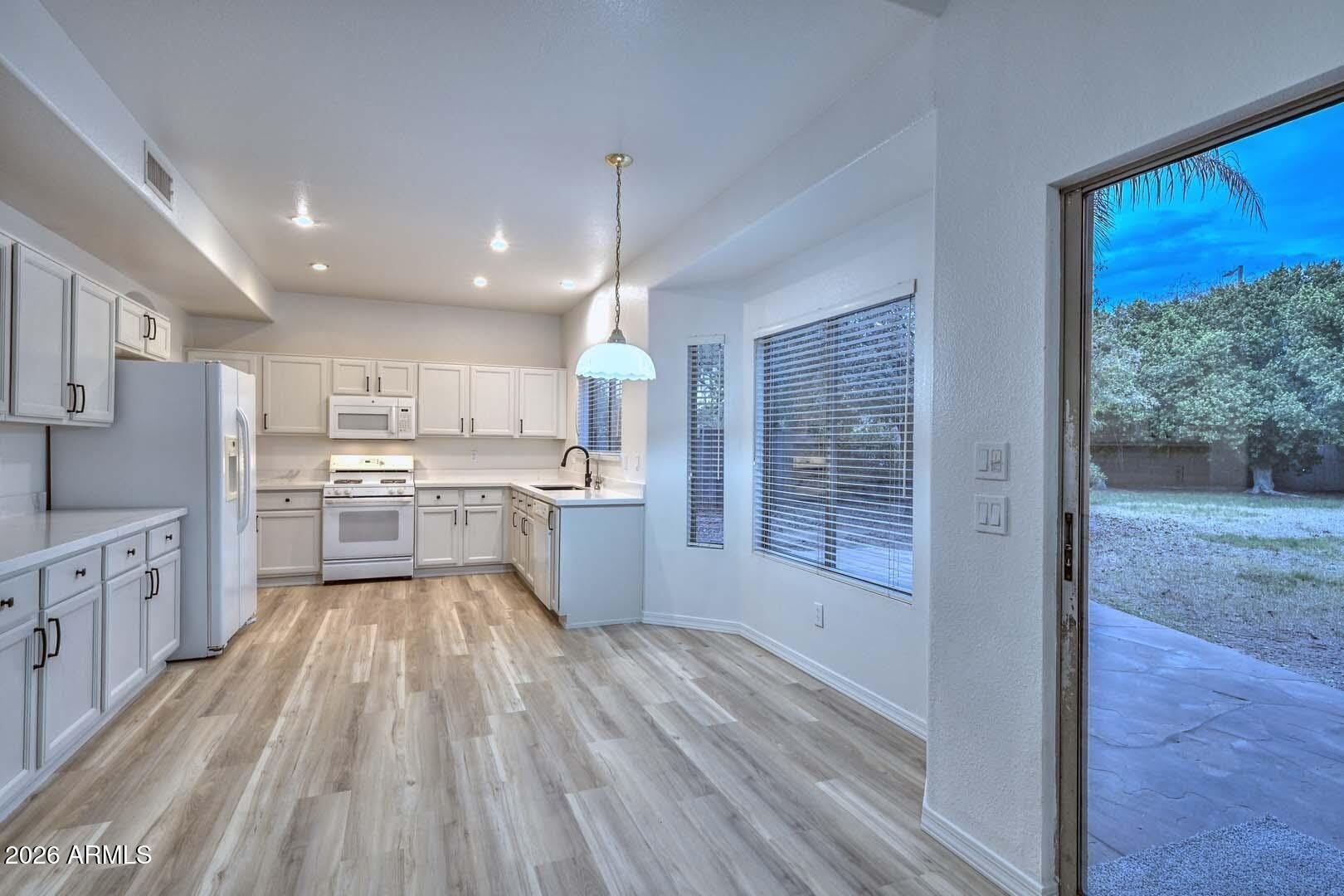 26435 N 42ND Place – photo 5