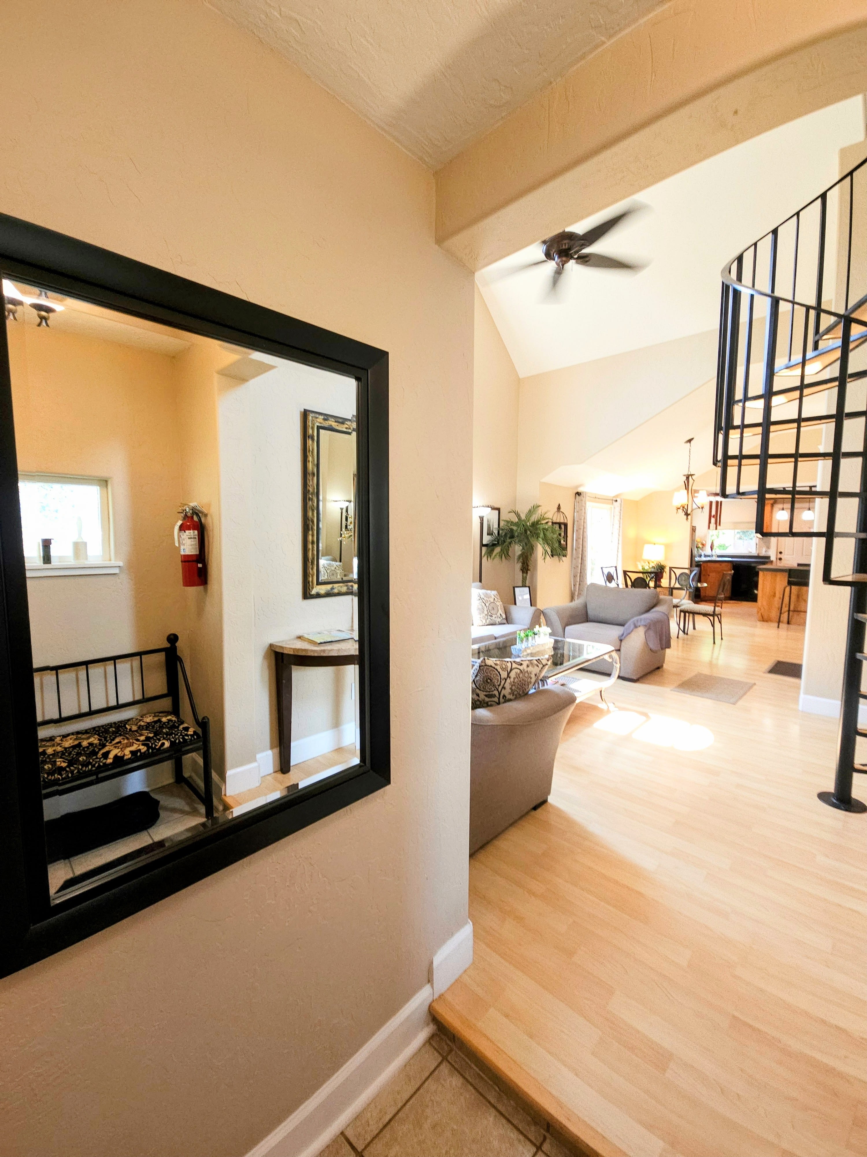 823 6th St – photo 3