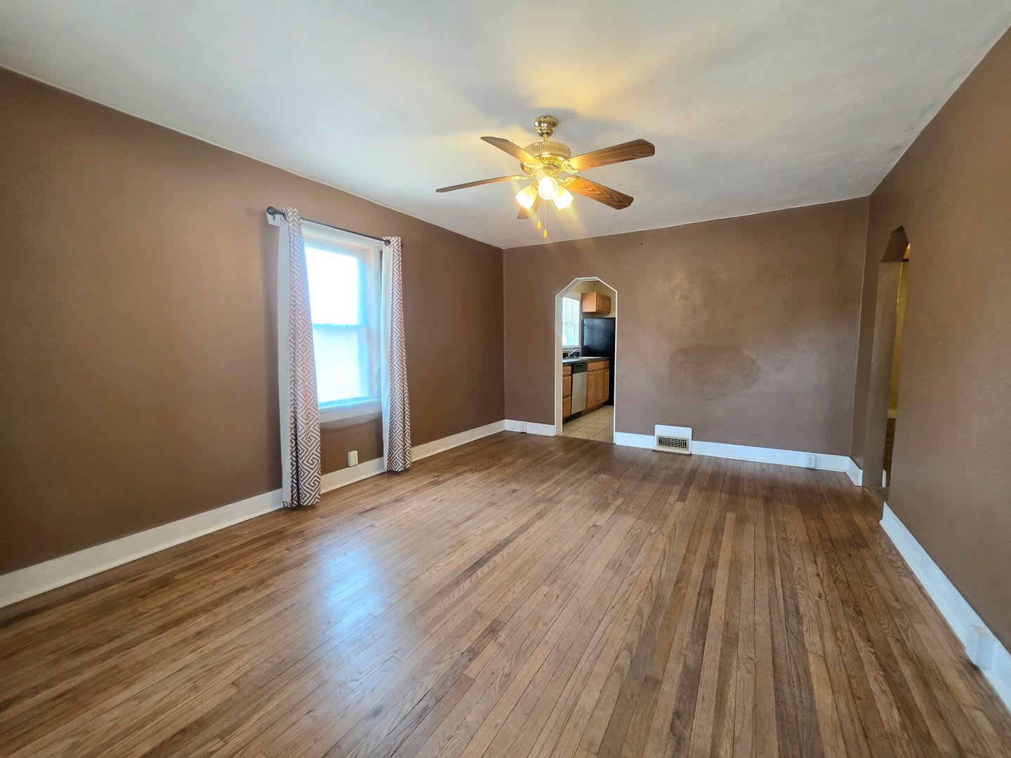 2137 Cedar St – photo 1