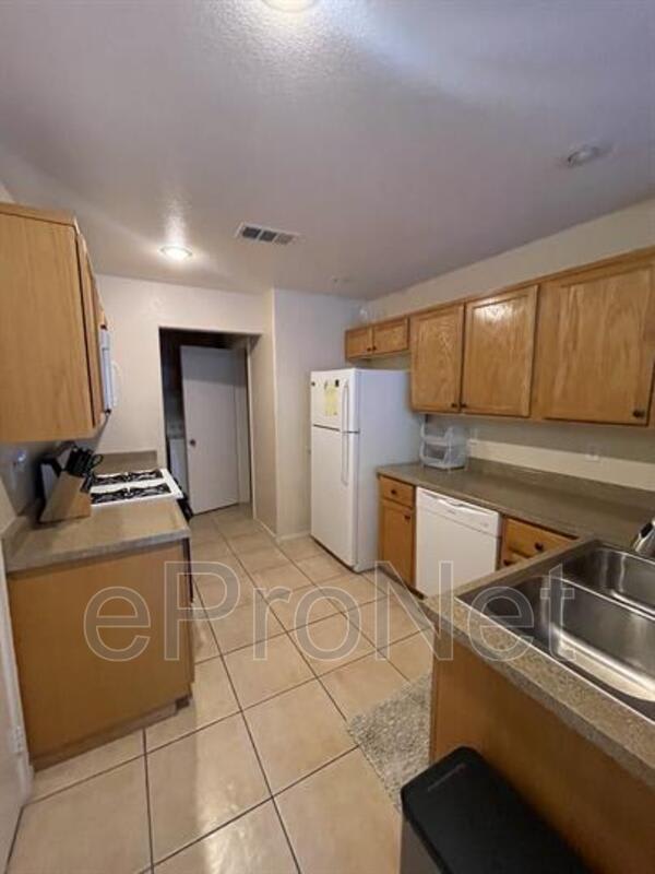 2760 Stargate Street 1 – photo 5