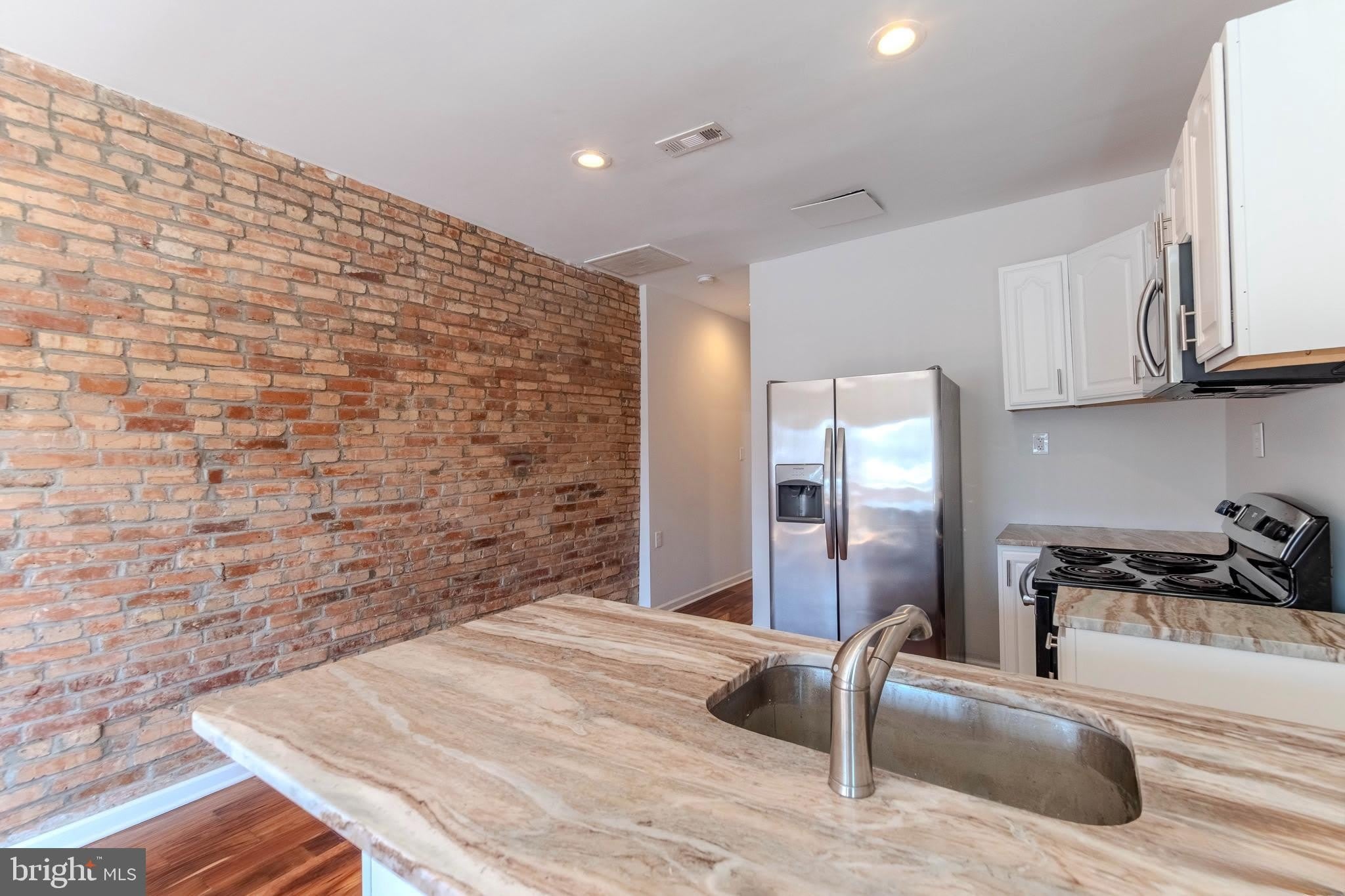 2608 E FAYETTE Street – photo 5