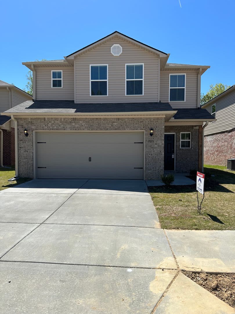 Pre-Leasing Now! Discover This Beautiful 3-Bedroom, 2.5-Bath Home in Cullman – photo 3