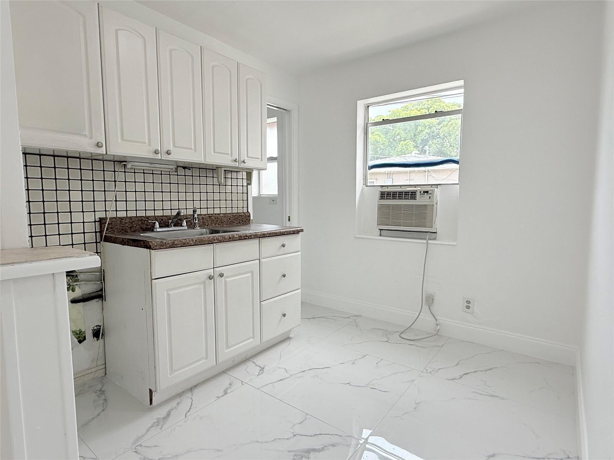 1850 Rodman Street – photo 4