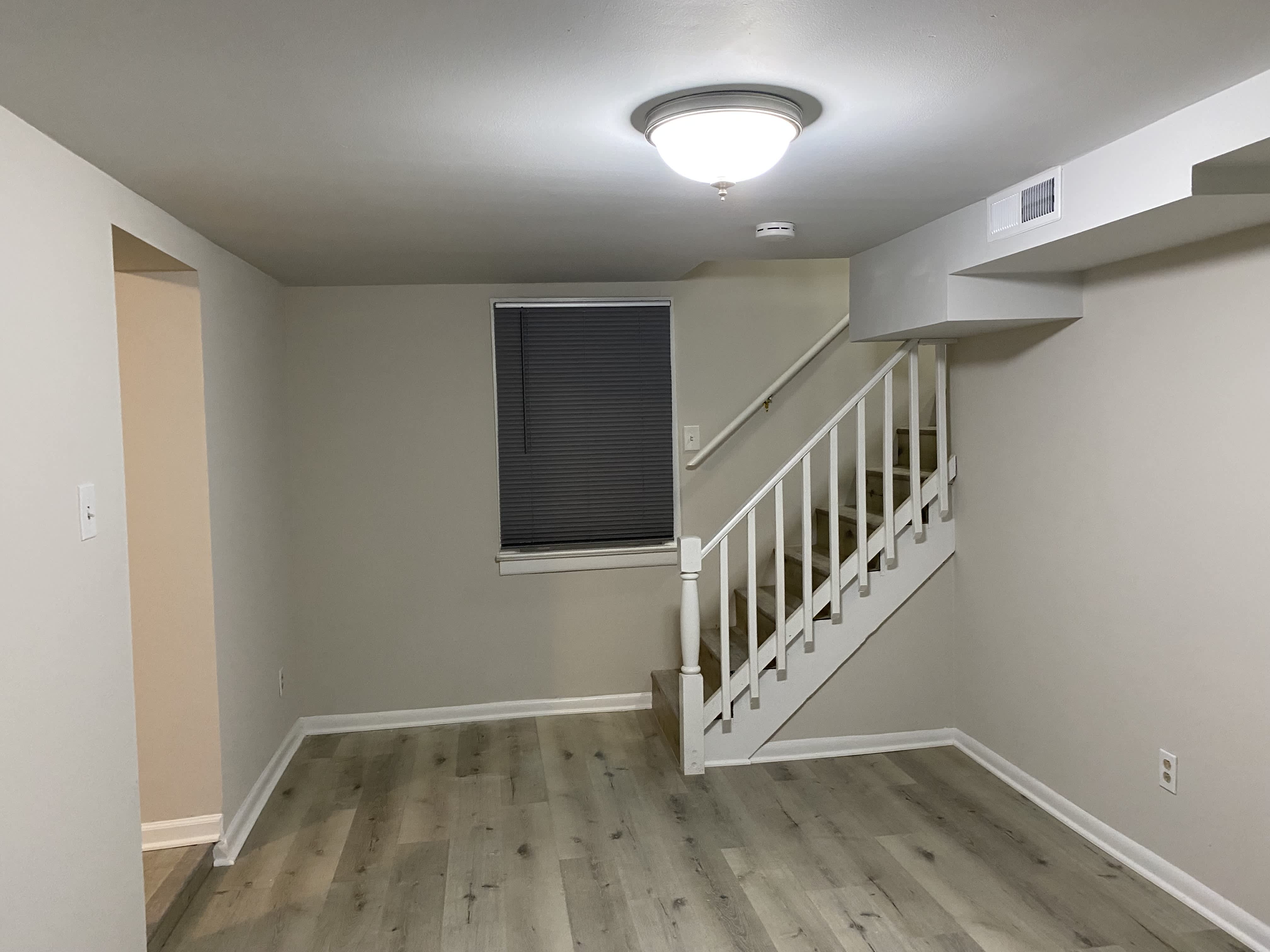 563 Pennington Ave – photo 2