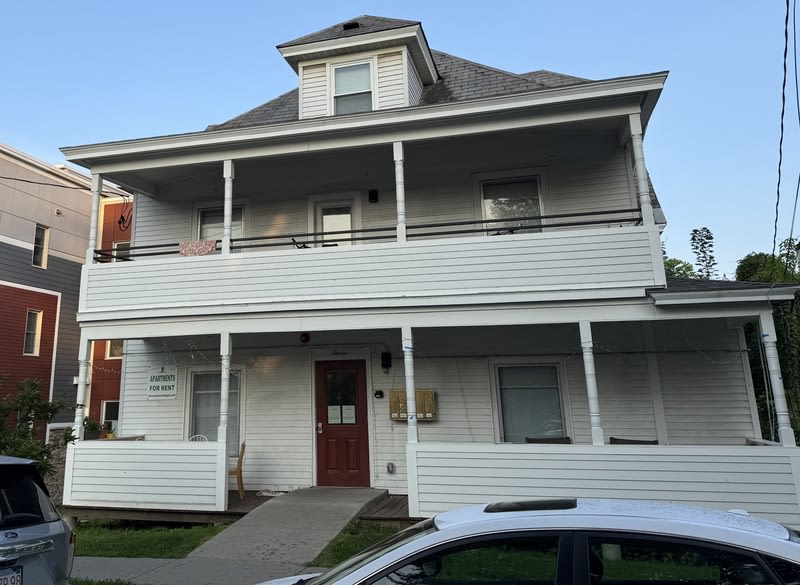 11 Hungerford Terrace, Unit 1 – photo 1