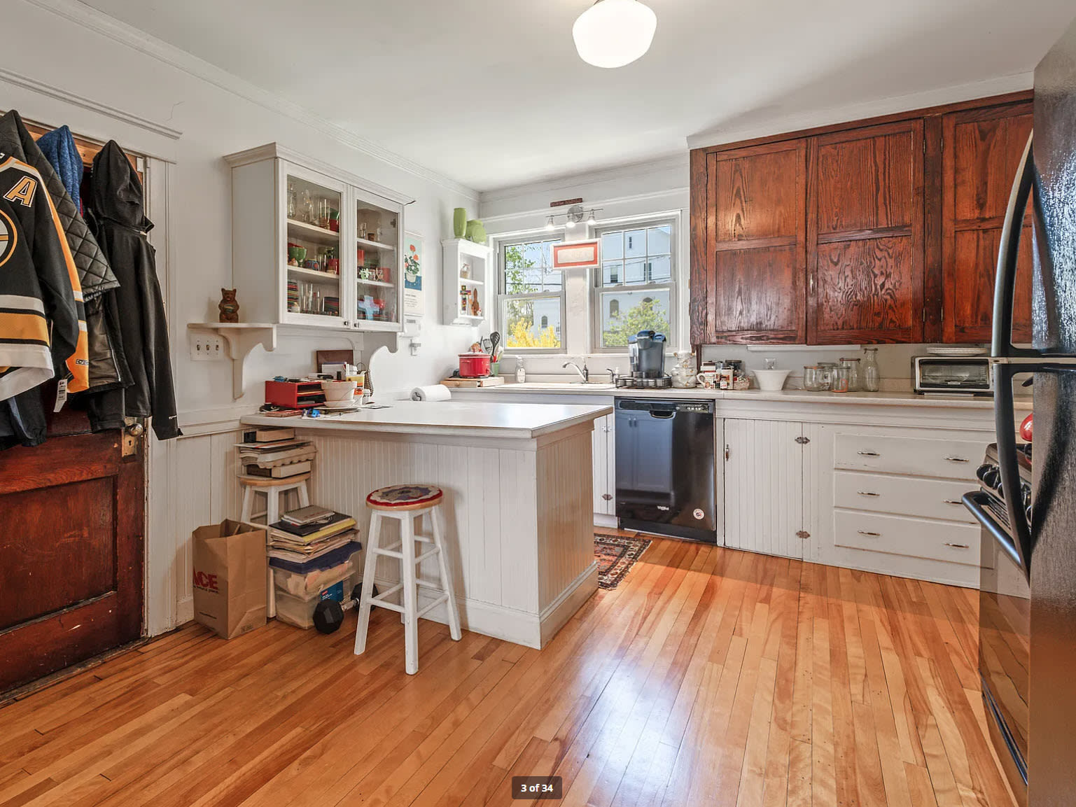 1066 Pleasant St – photo 3