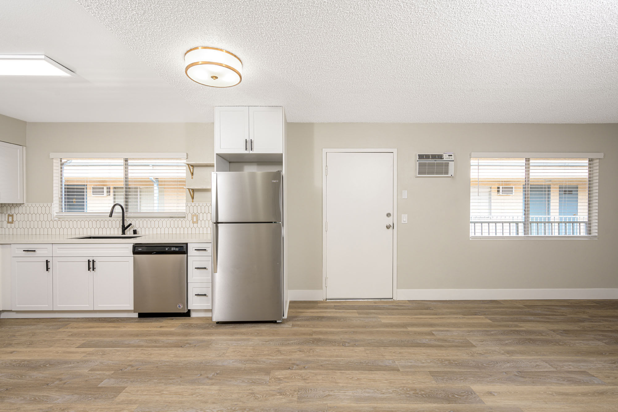 535 North Hobart Apartments – photo 5